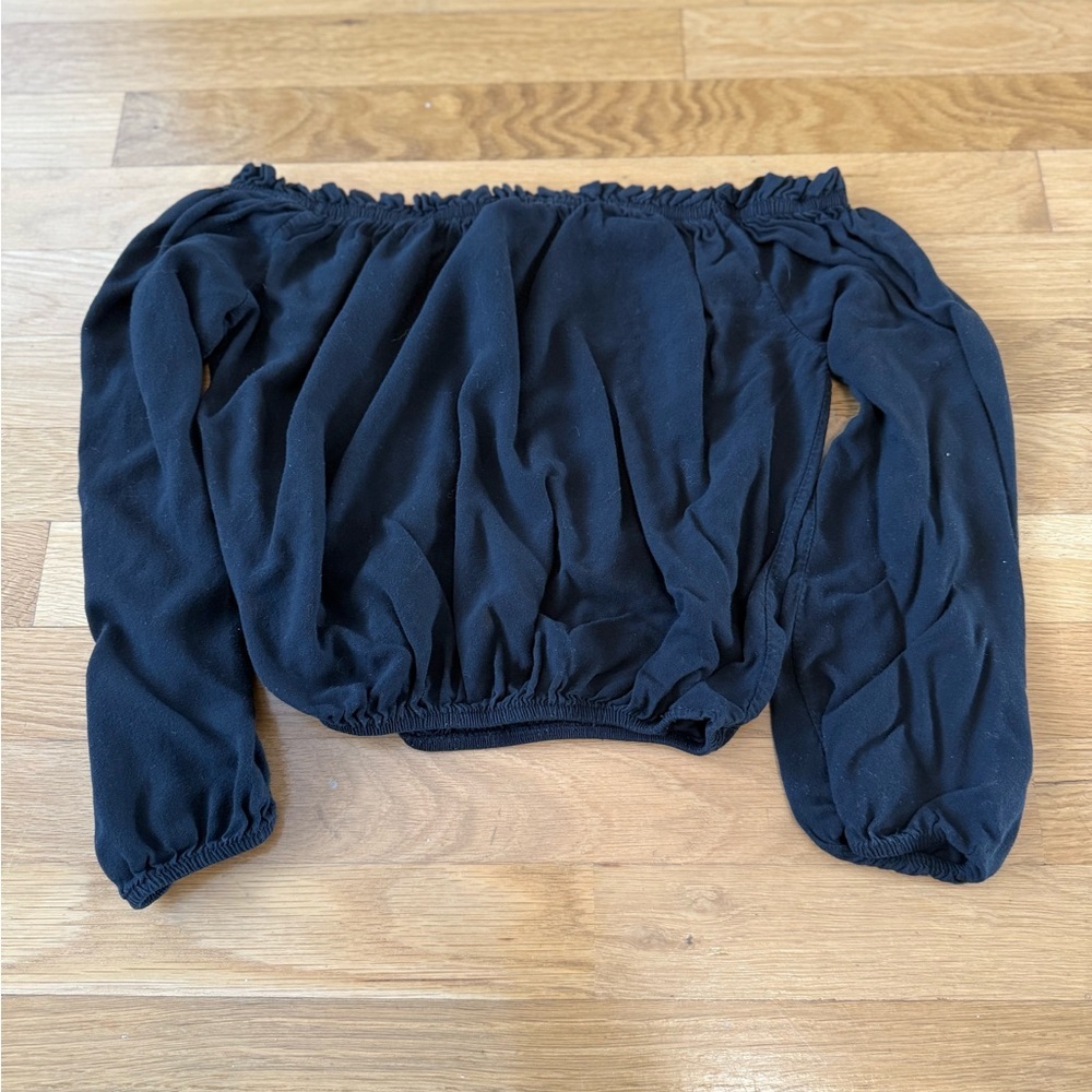 Brandy Melville Black Cropped Off the Shoulder Top Blouse One Size - Picture 6 of 8
